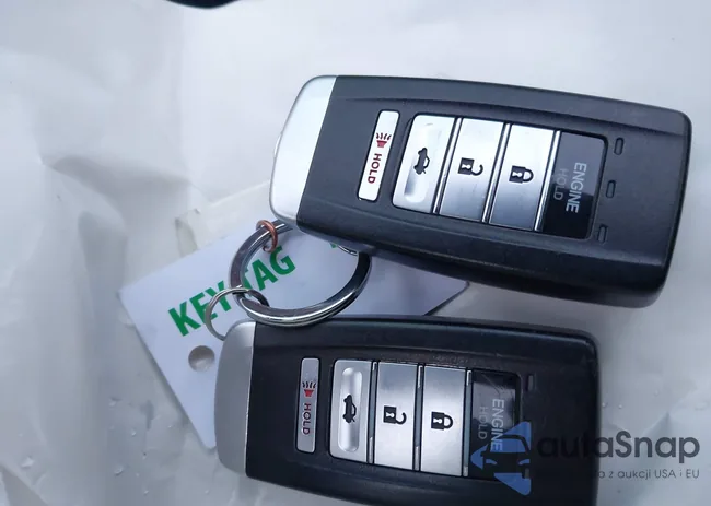 19UUB2F57HA005858: 43949335