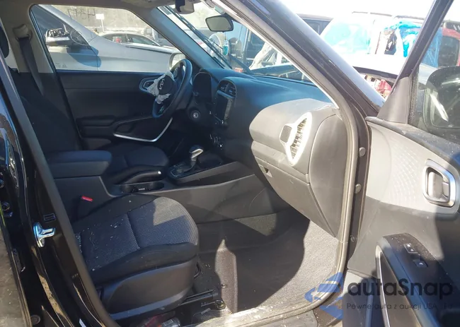 KNDJ23AU4S7949143: 43948449