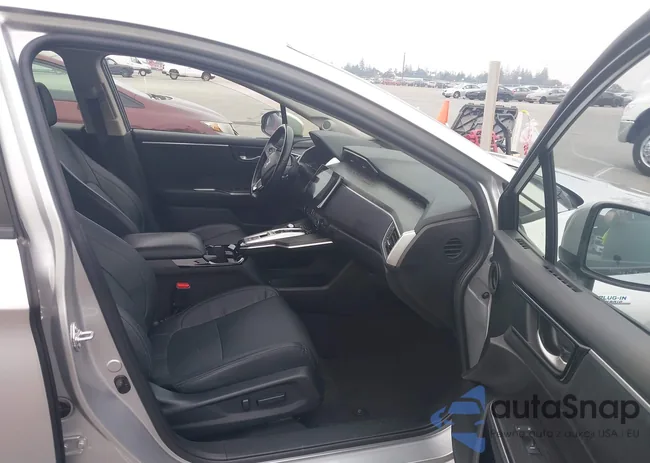 JHMZC5F37JC010553: 43948700