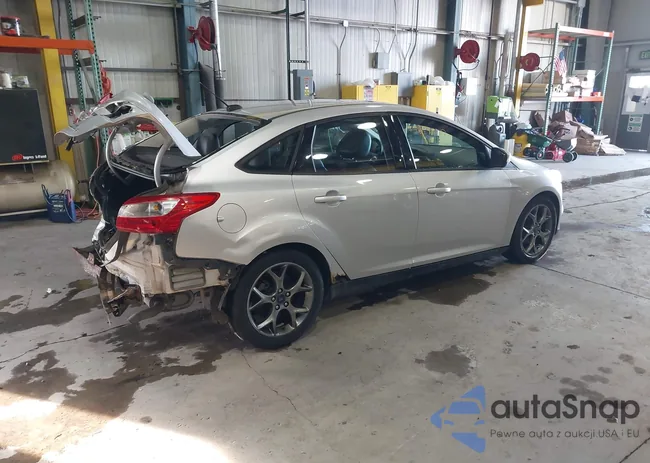 1FADP3F29EL193753: 43949777