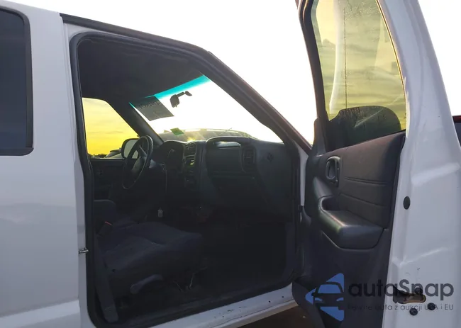 1GNDT13X74K146632: 43949871