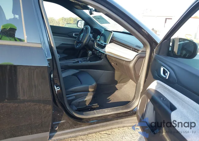 3C4NJDBN7ST542611: 43950077