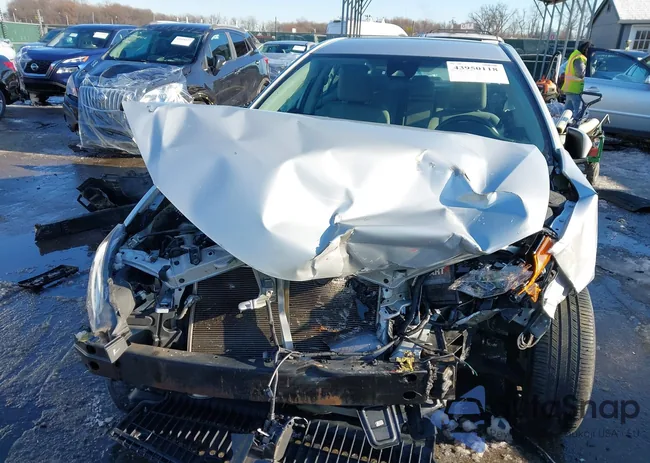 2T1BURHE0HC877588: 43950118