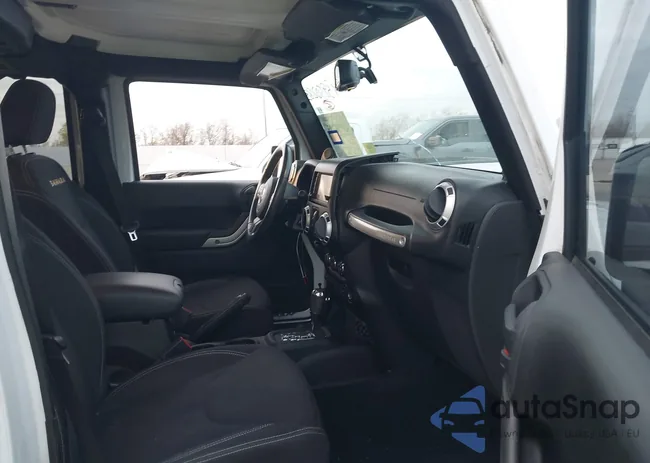 1C4BJWEG6DL677704: 43950283