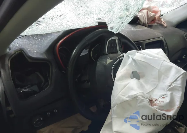 3C4NJDDB8KT748054: 43949404