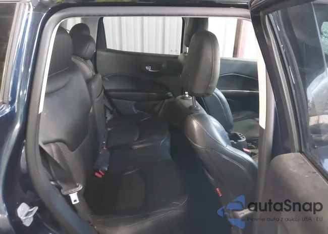 3C4NJDDB8KT748054: 43949404