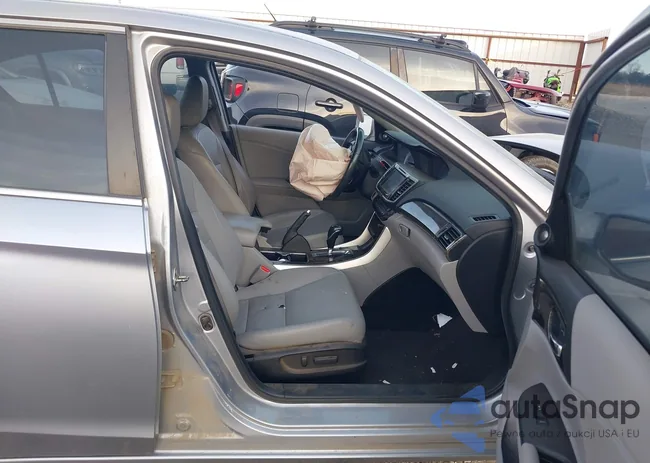 1HGCR2F86GA149546: 43949408