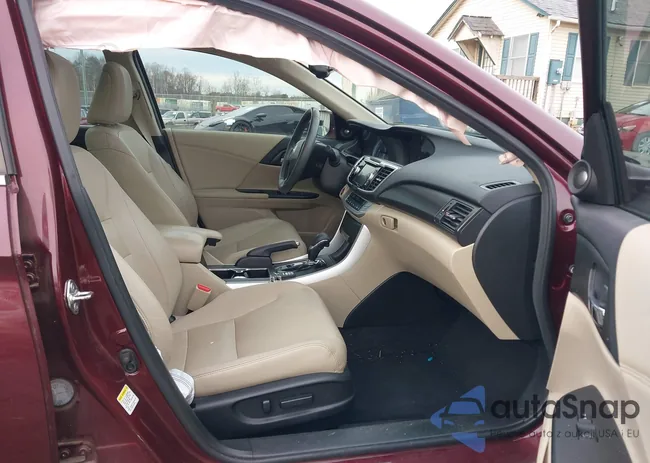 1HGCR2F87FA188418: 43949613