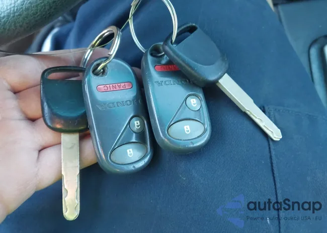 2HGES16504H615403: 43949682