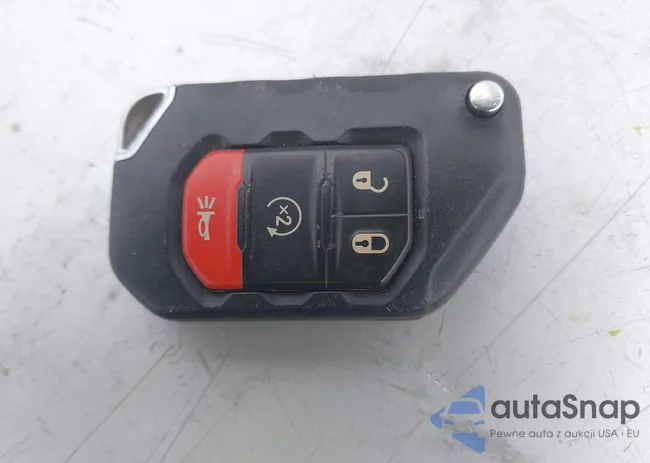 1C4HJXEG5MW600272: 43950941