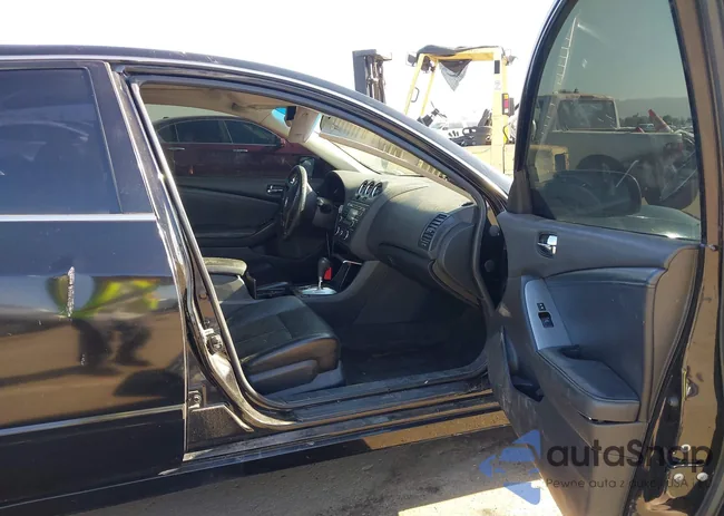 1N4BL2AP3BN419222: 43950945