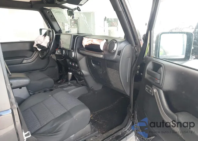 1J4AA2D17BL596073: 43950423