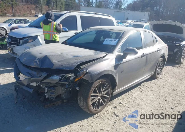 4T1G11AK8PU835649: 43951838