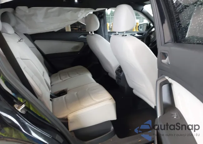 3VV4B7AX8LM054309: 43951887