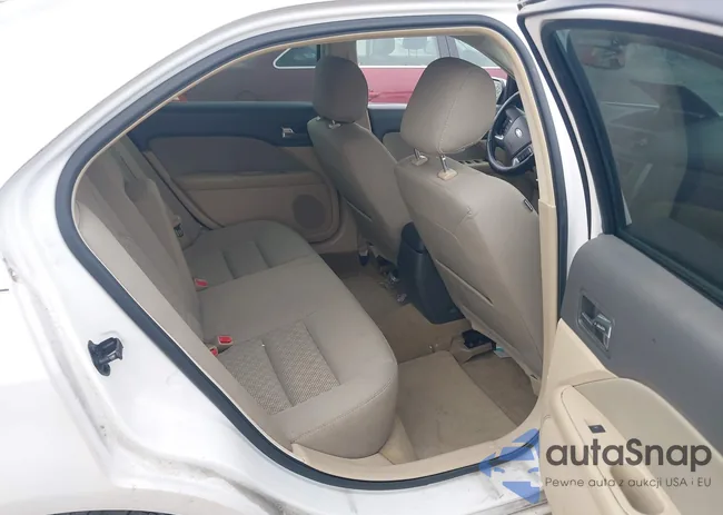 3FAHP0HA2CR331183: 43951911