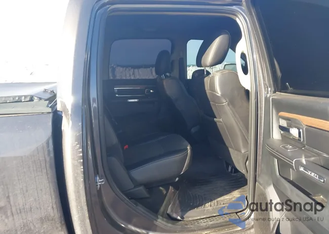 1C6RR7NT7HS689776: 43952034