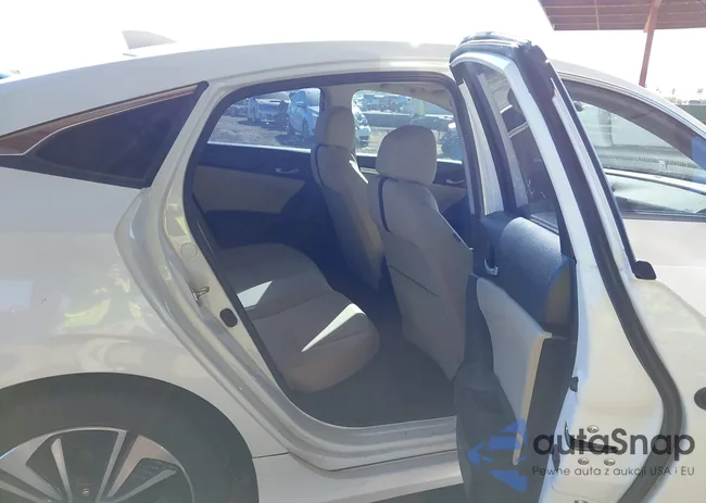 19XFC1F33HE015202: 43952151