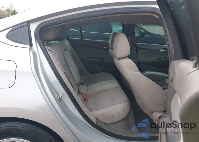 1G1BE5SM9H7111486: 43952175