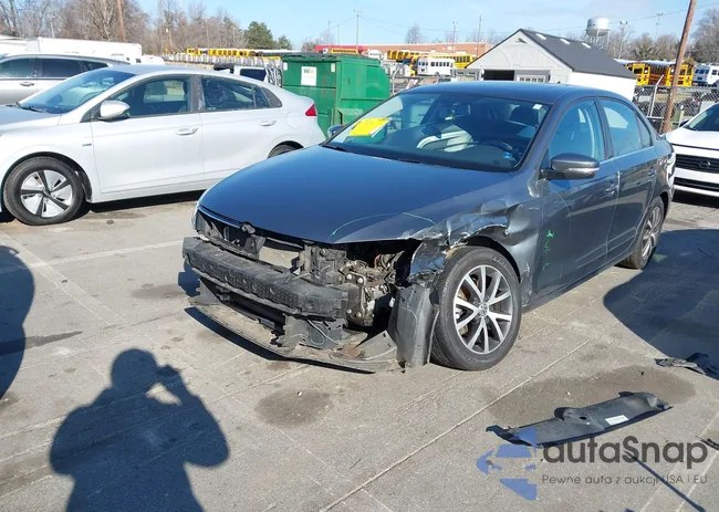 3VWDB7AJ8HM258834: 43952228