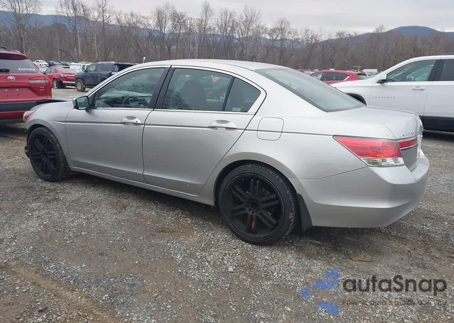 1HGCP2F38BA143590: 43952350