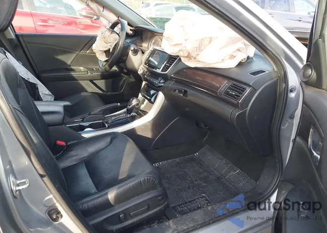 1HGCR3F96HA001042: 43951570