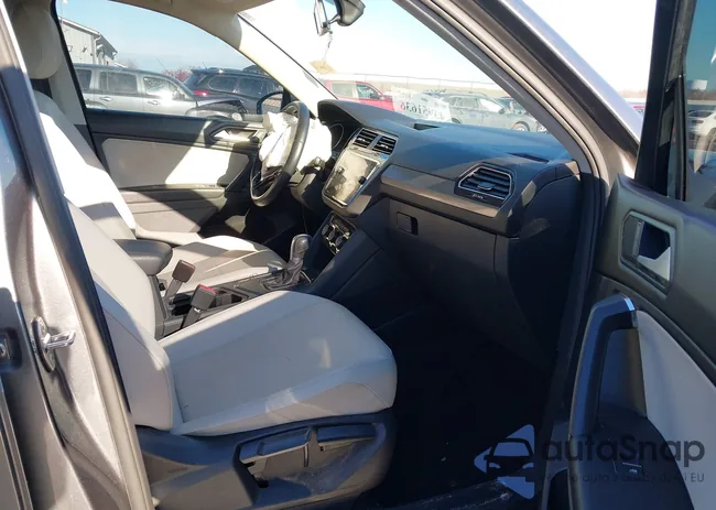 3VV3B7AX5KM154586: 43951636