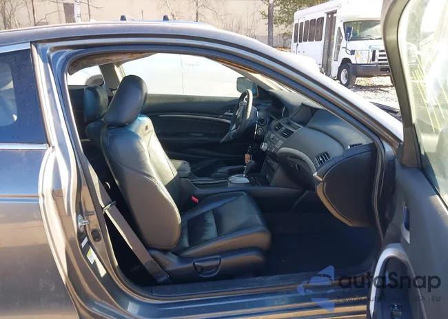 1HGCS12858A024298: 43951744