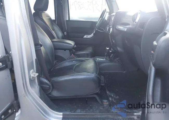 1C4BJWFG5EL108679: 43952894