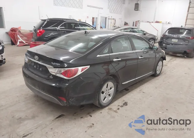 KMHEC4A41BA003536: 43952947