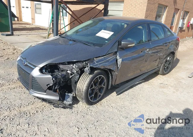 1FADP3F28EL240464: 43953204