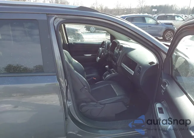 1C4NJCEA0GD676490: 43953243