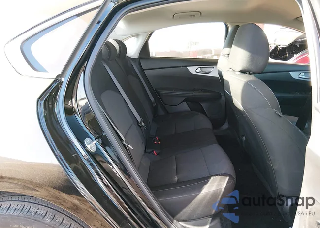 3KPF24AD6RE762038: 43953249