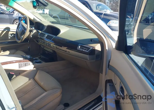 WBAHN83588DT80393: 43953312