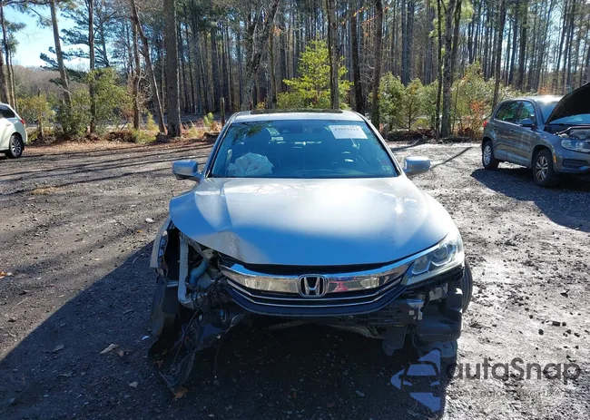 1HGCR2F98HA073063: 43953324