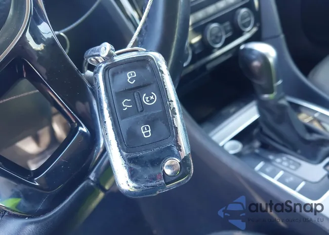 1VWCA7A30LC013634: 43952557