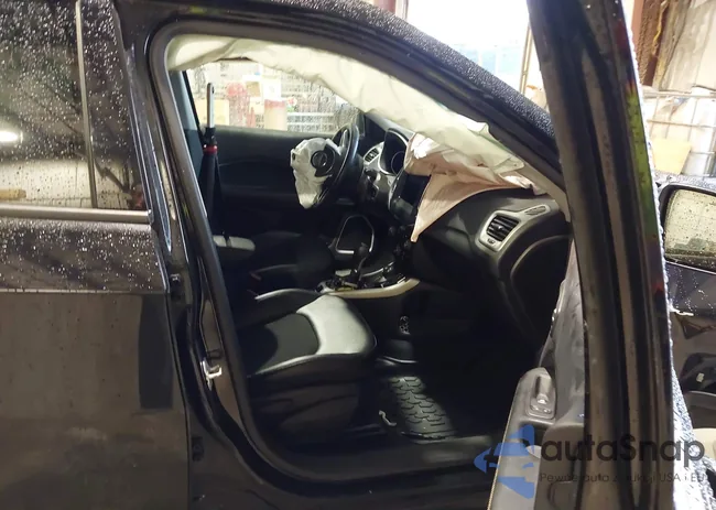 3C4NJDBB7KT768136: 43953849