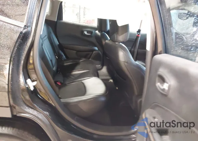 3C4NJDBB7KT768136: 43953849