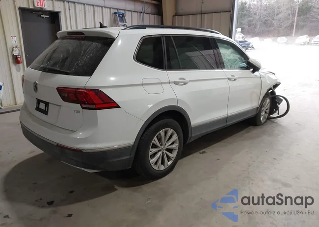 3VV3B7AX0JM076569: 43953856