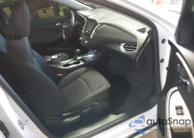 1G1ZD5ST4JF253006: 43953366