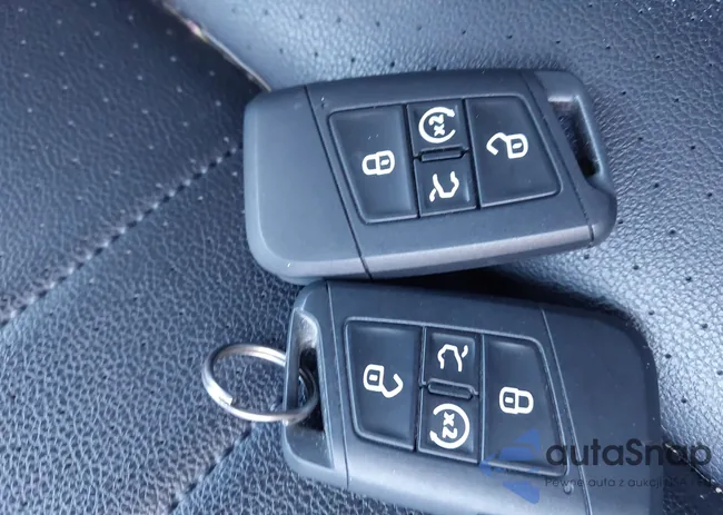 3VVNB7AX0PM101696: 43954761