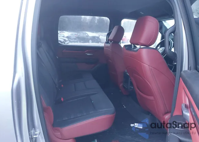 1C6SRFLT0KN900157: 43955085