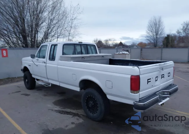 1FTHX26G3KKB51579: 43955344