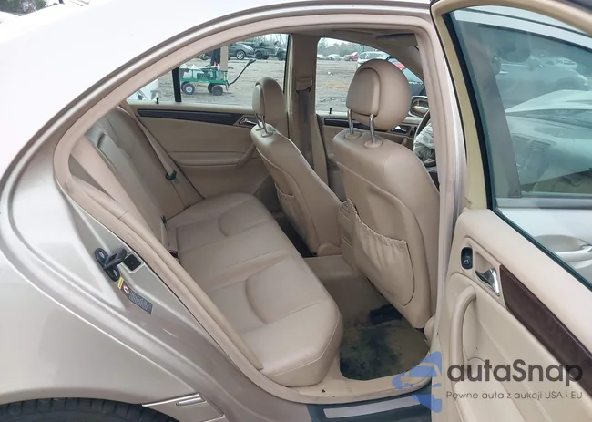 WDBRF61JX2F230451: 43955406