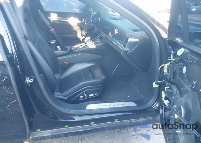 WP0AA2A72JL118057: 43955598