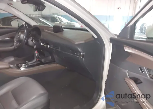 3MVDMBDL9NM453901: 43956878