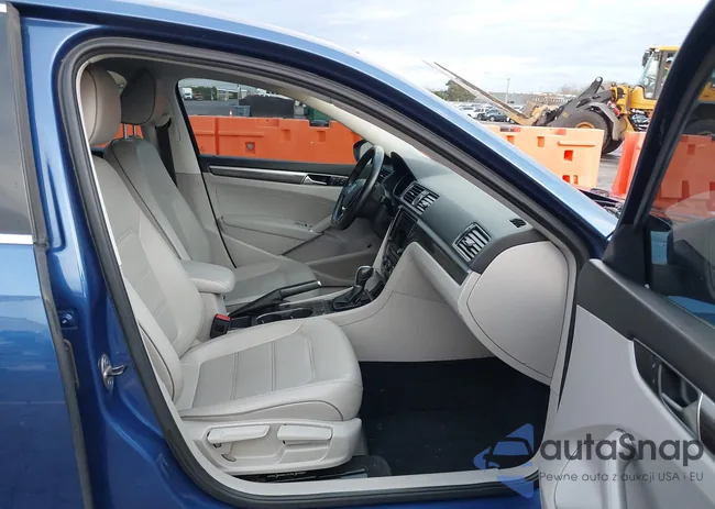 1VWBT7A32HC021411: 43957051