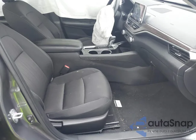 1N4BL4DV4RN334535: 43957102