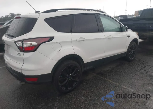 1FMCU0GD0HUD77387: 43956473