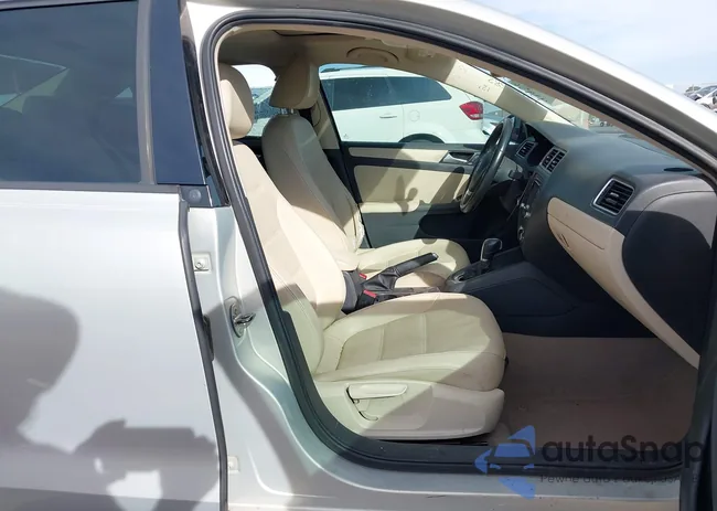 3VWDP7AJ2CM321971: 43956582