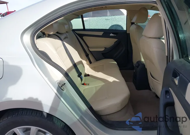 3VWDP7AJ2CM321971: 43956582